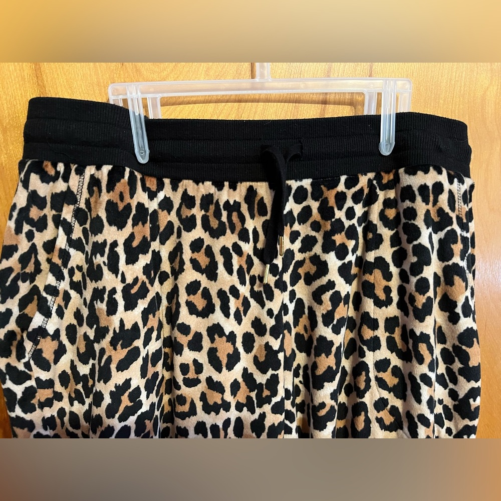 Leopard outfit - Picture 4 of 6